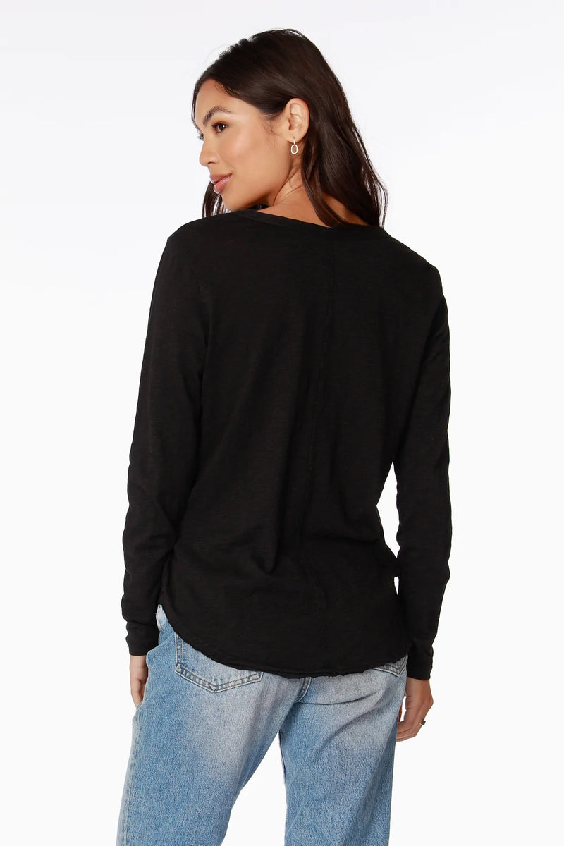 BOBI CENTER SEAM LONG SLEEVE TEE BLACK – LIVTOSHOP