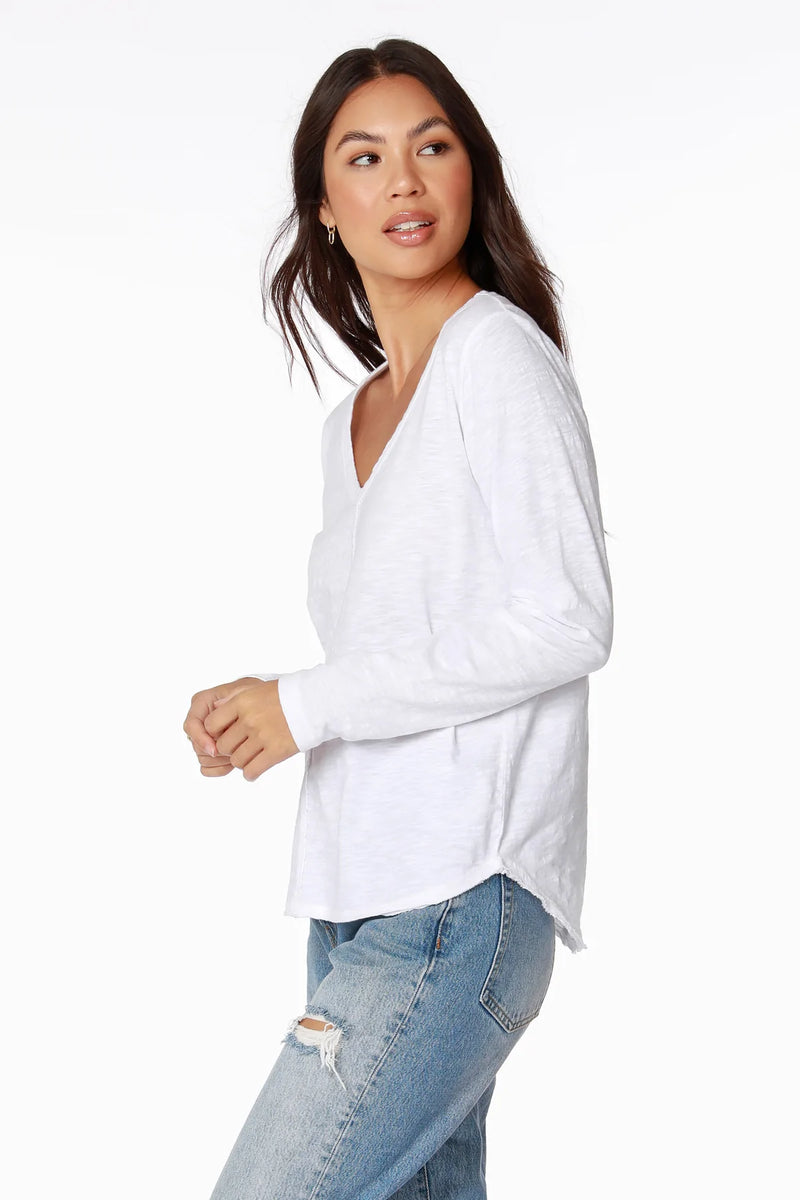 BOBI CENTER SEAM LONG SLEEVE TEE WHITE – LIVTOSHOP