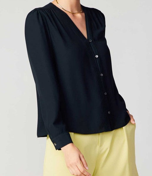 CURRENT AIR PLEATED DETAIL FRONT BUTTON-DOWN BLOUSE BLACK