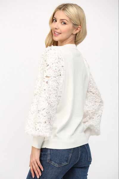 FATE CREAM CONTRAST 3D FLORAL LACE SLEEVE SWEATER