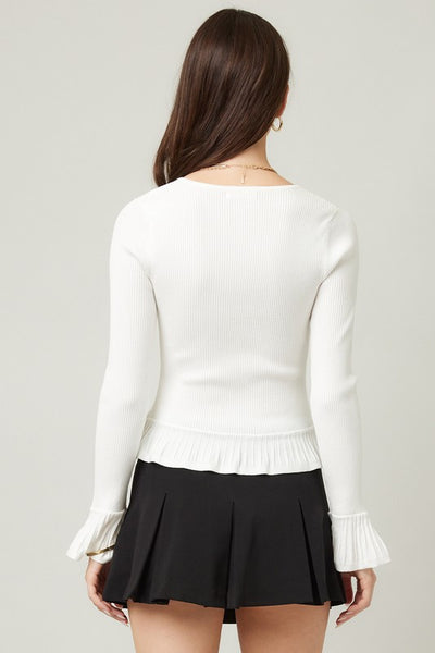 OFF WHITE V NECK KNIT RUFFLED HEM TOP