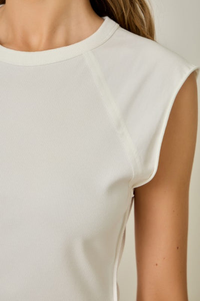 EXPOSED SEAM RIBBED TEE WASHED OFF WHITE