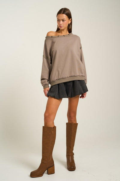 STONE OFF SHOULDER SWEATSHIRT GROMMET DETAIL