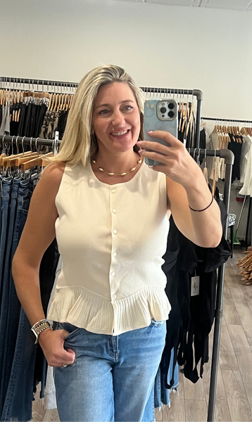 SLEEVELESS CREAM KNIT RUFFLE HEM CARDIGAN