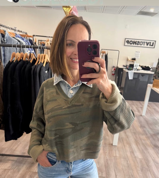 VINTAGE HAVANA CAMO SWEATER WITH DENIM COLLAR