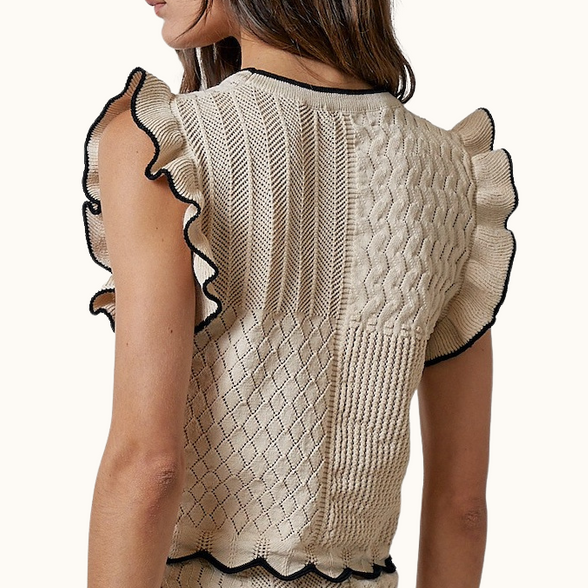 SAND RUFFLE KNIT TOP BLACK HEM STITCHING