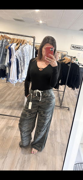 VINTAGE HAVANA FOREST CAMO TENCEL WIDE LEG PANT