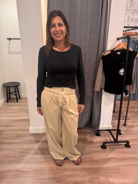 MOLLY STRAIGHT FRONT SHIRRING PANT MUSHROOM