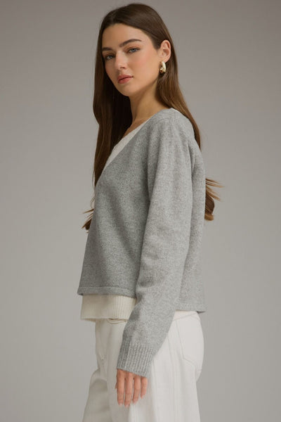 GREY V NECK SWEATER WITH CONTRAST DETAIL